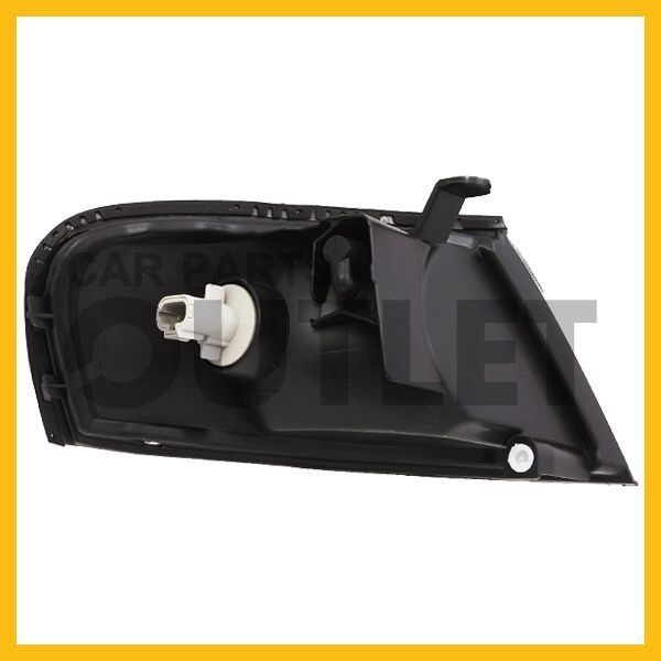 1998   1999 NISSAN ALTIMA OEM REPLACEMENT CORNER LAMP ASSEMBLY