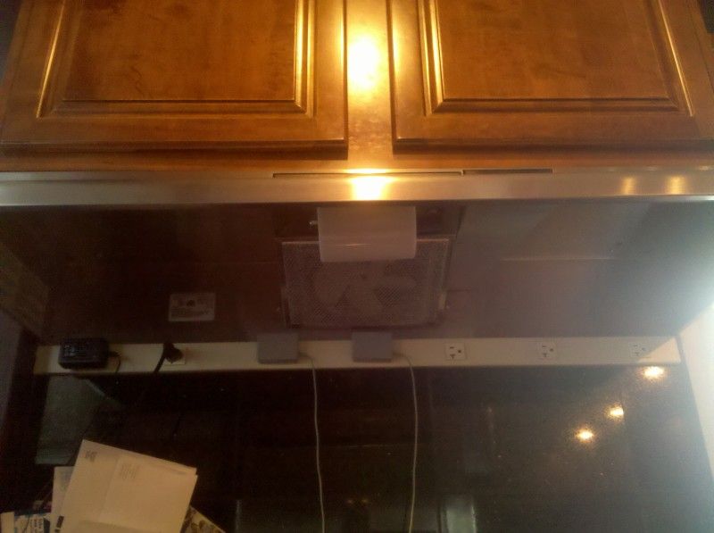 24 STAINLESS STEEL UNDER CABINET KITCHEN RANGE HOOD  